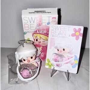 Pop Mart Sweet Bean I Want A Hug- Confirmed Blind Box When I'm in Love Figure